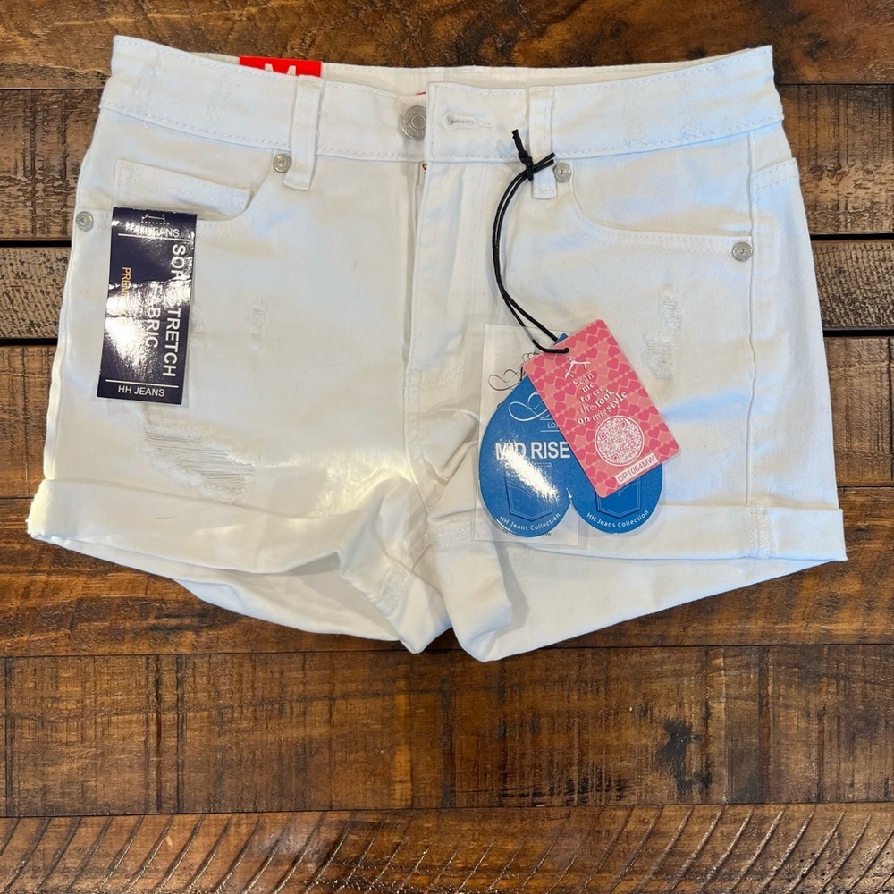 White Mid-Rise Denim Shorts by Heart & Hips